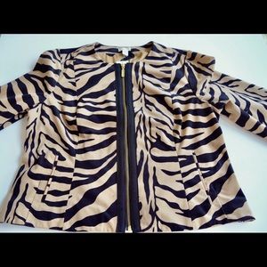 Chico’s Black and camel short jacket. NWT Size 2 = size 12/14. Make offer